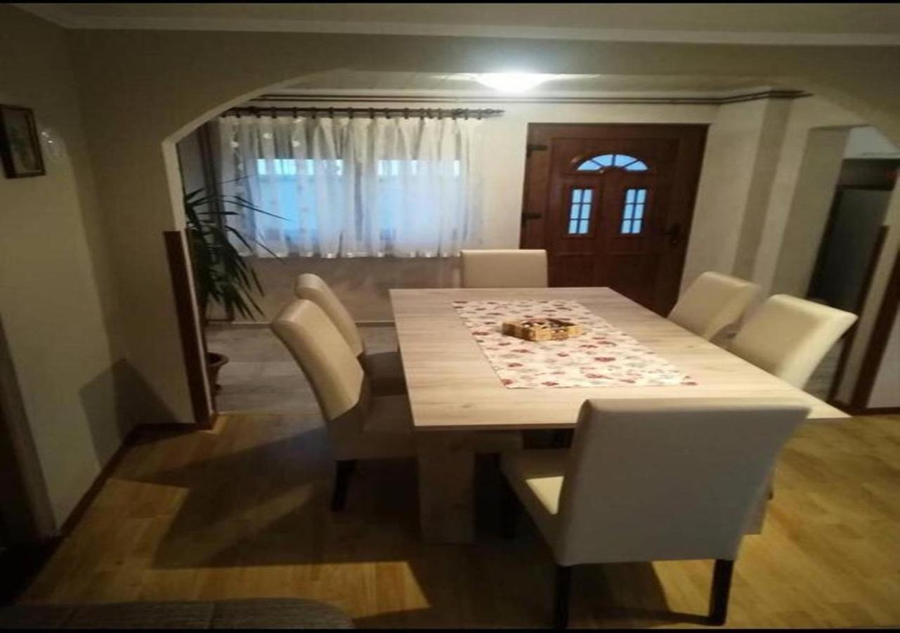 אוגולין Apartman Anna מראה חיצוני תמונה